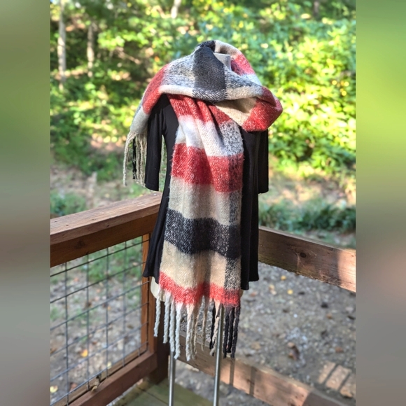 Oversized Plaid Fuzzy Scarf with Big Fringe - Picture 6 of 9